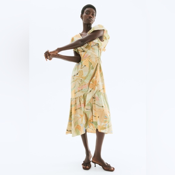 H&M PATTERNED WRAP-FRONT DRESS Floral/Beige - Picture 1 of 12